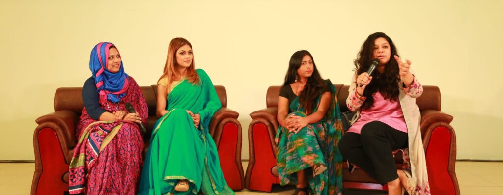 Read more about the article HOW DO WE MAKE WOMEN VISIBLE ONLINE?